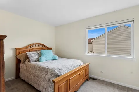 240 Paradise Parkway Oswego IL 60543