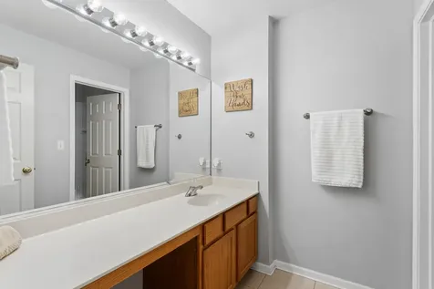 240 Paradise Parkway Oswego IL 60543