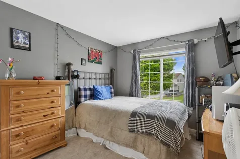 240 Paradise Parkway Oswego IL 60543