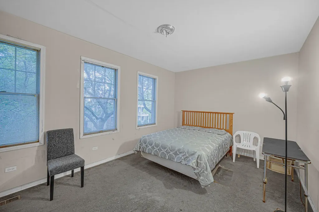 4635 South Greenwood Avenue Chicago IL 60653
