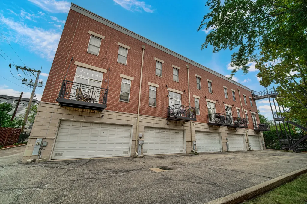 4635 South Greenwood Avenue Chicago IL 60653