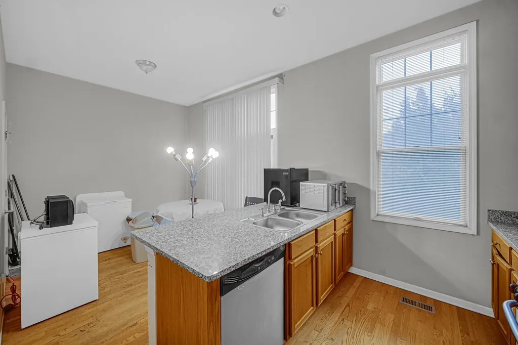 4635 South Greenwood Avenue Chicago IL 60653