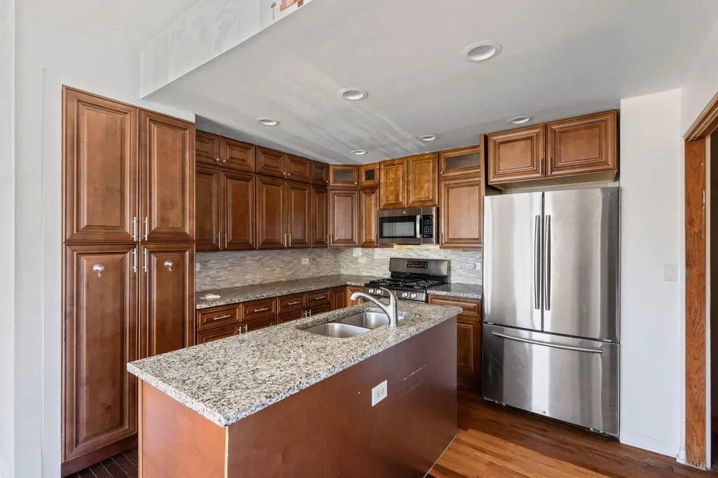 5230 South Lockwood Avenue Chicago IL 60638