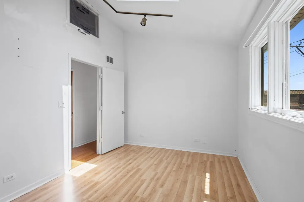 5230 South Lockwood Avenue Chicago IL 60638