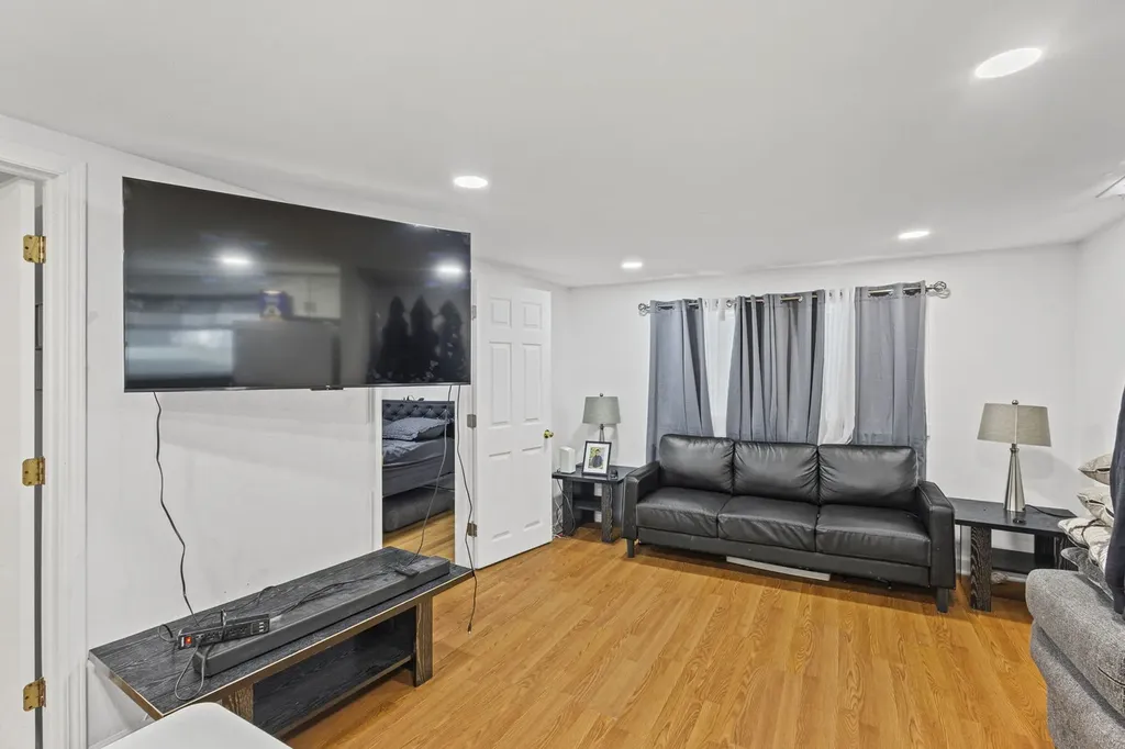 5230 South Lockwood Avenue Chicago IL 60638