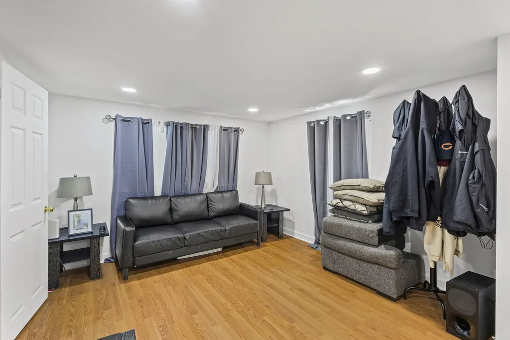 5230 South Lockwood Avenue Chicago IL 60638