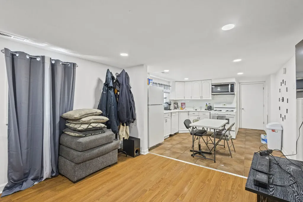 5230 South Lockwood Avenue Chicago IL 60638