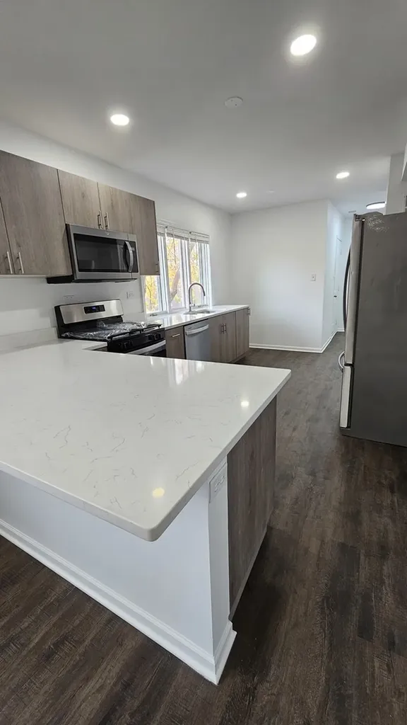 5230 South Lockwood Avenue Chicago IL 60638