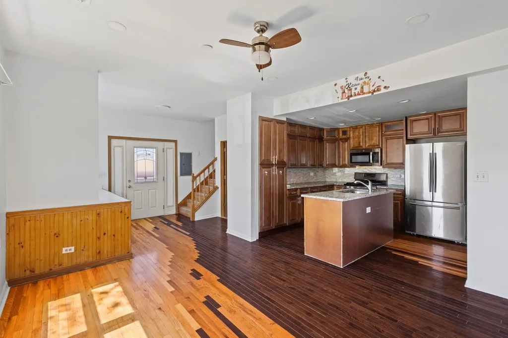5230 South Lockwood Avenue Chicago IL 60638