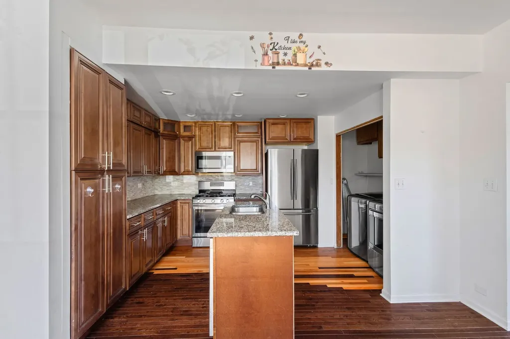 5230 South Lockwood Avenue Chicago IL 60638