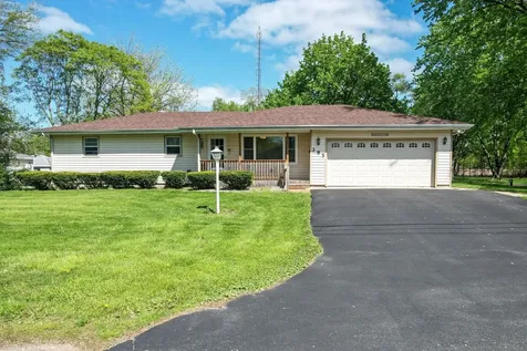385 South Kankakee Street Coal City IL 60416