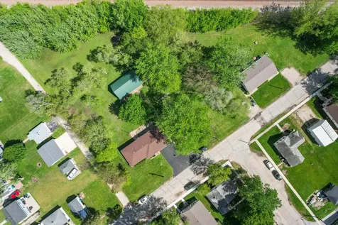 385 South Kankakee Street Coal City IL 60416
