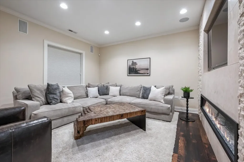 1148 Isabella Street Wilmette IL 60091