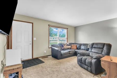 841 South High Street Paxton IL 60957
