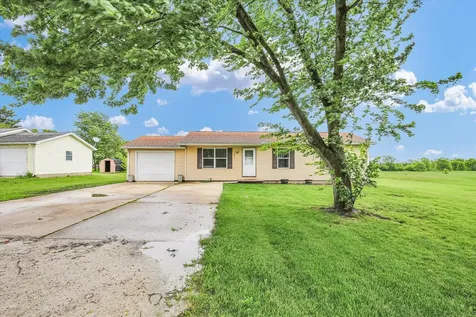 841 South High Street Paxton IL 60957