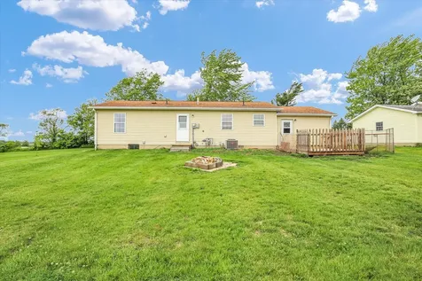 841 South High Street Paxton IL 60957