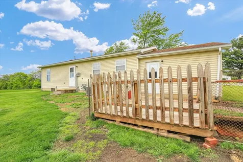 841 South High Street Paxton IL 60957