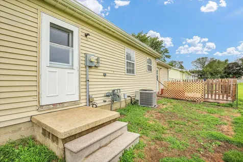 841 South High Street Paxton IL 60957