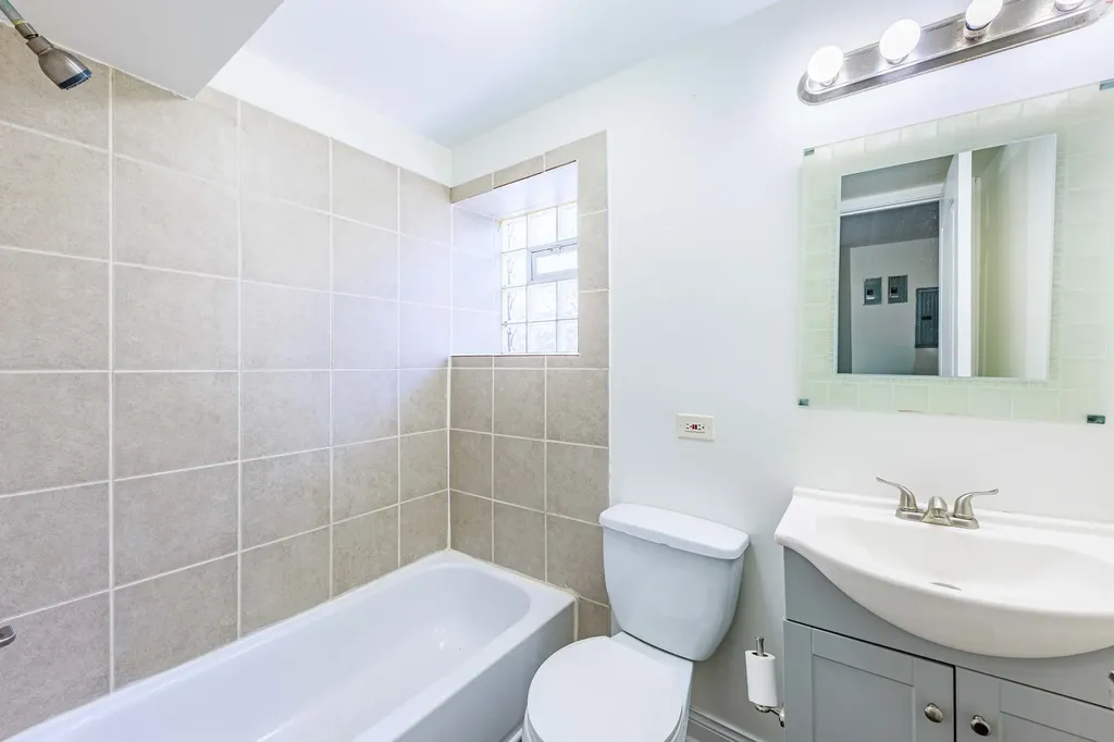 2822 West Flournoy Street Chicago IL 60612