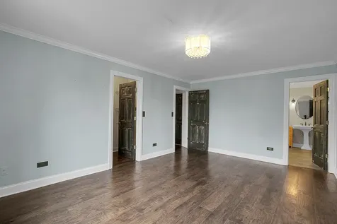 1002 Castilian Court Glenview IL 60025
