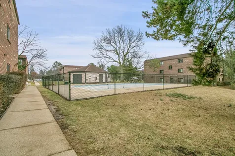 1002 Castilian Court Glenview IL 60025