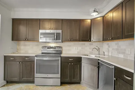 1002 Castilian Court Glenview IL 60025