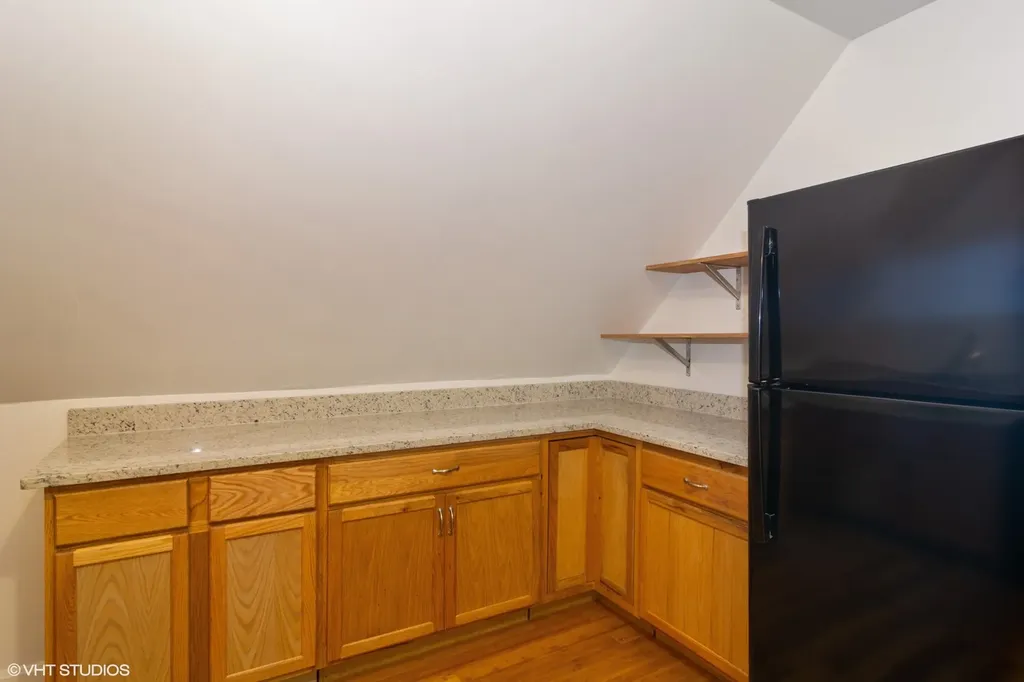 3707 West Mclean Avenue Chicago IL 60647