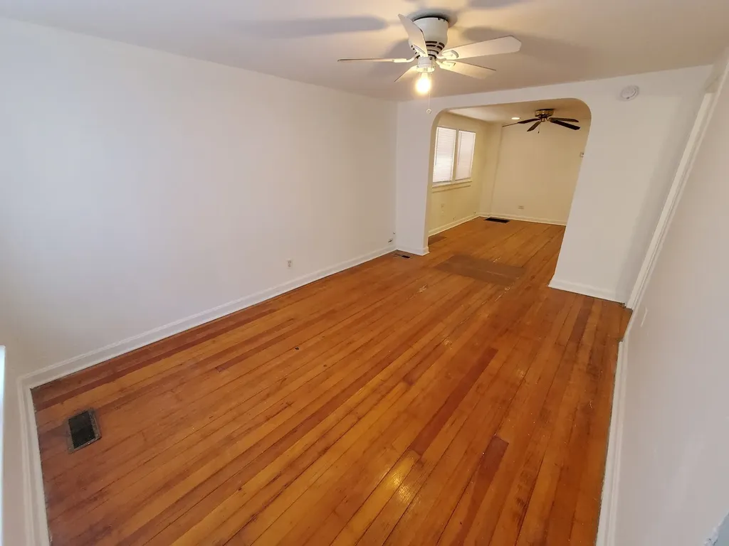 3707 West Mclean Avenue Chicago IL 60647