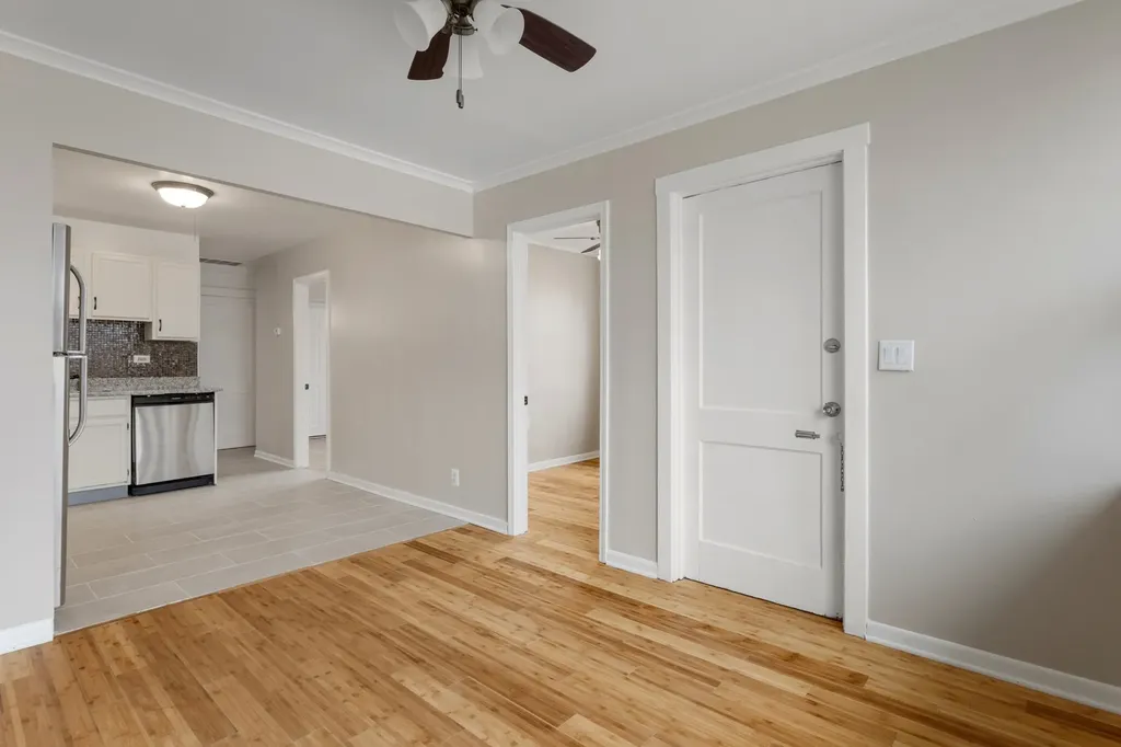 3707 West Mclean Avenue Chicago IL 60647