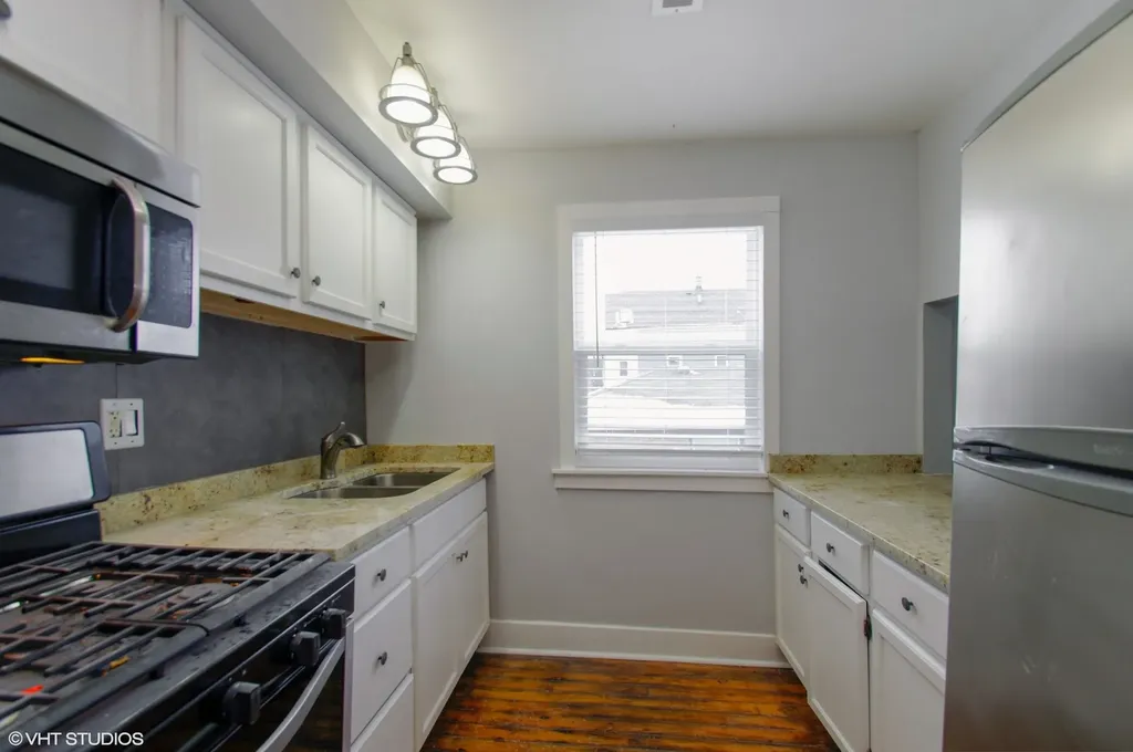 3707 West Mclean Avenue Chicago IL 60647