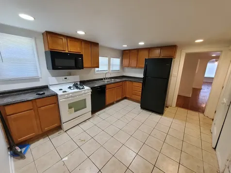 3707 West Mclean Avenue Chicago IL 60647