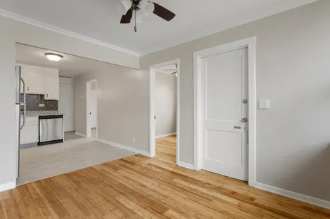3707 West Mclean Avenue Chicago IL 60647