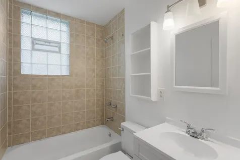 3707 West Mclean Avenue Chicago IL 60647