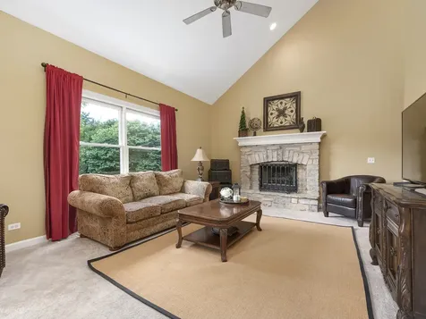 852 Sunrise Drive South Elgin IL 60177