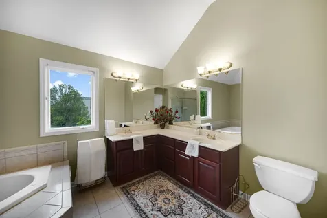 852 Sunrise Drive South Elgin IL 60177