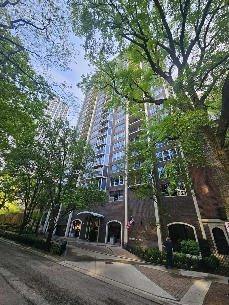 1515 North Astor Street Chicago IL 60610
