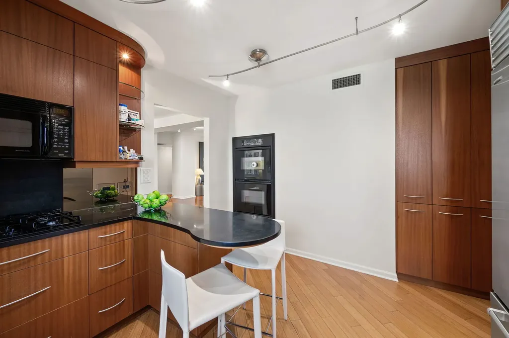 1515 North Astor Street Chicago IL 60610