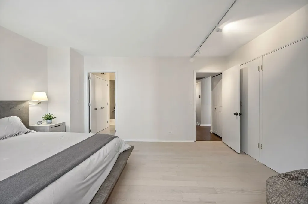 1515 North Astor Street Chicago IL 60610
