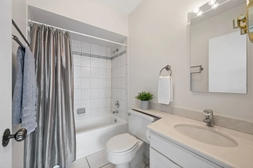 1515 North Astor Street Chicago IL 60610