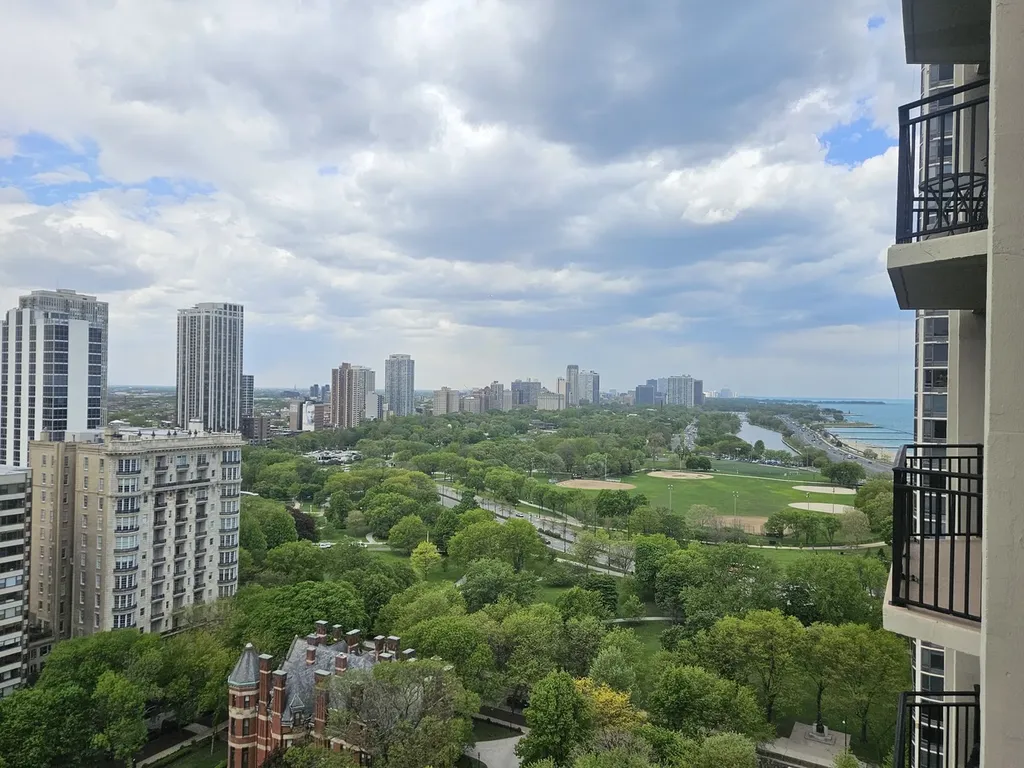 1515 North Astor Street Chicago IL 60610