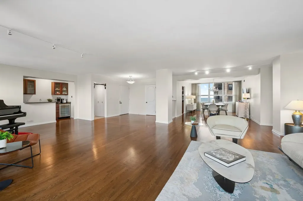 1515 North Astor Street Chicago IL 60610