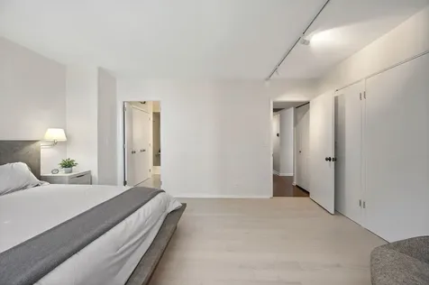 1515 North Astor Street Chicago IL 60610
