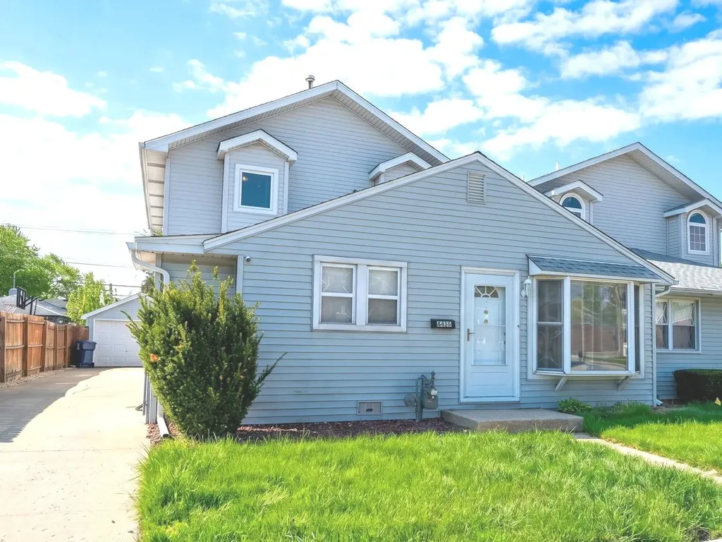 4429 West 87th Street Hometown IL 60456