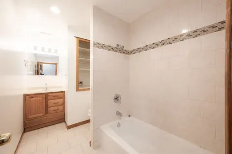 4429 West 87th Street Hometown IL 60456