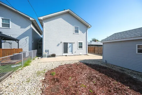 4429 West 87th Street Hometown IL 60456