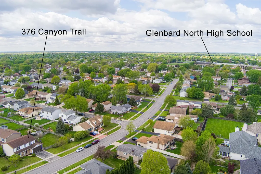 376 Canyon Trail Carol Stream IL 60188
