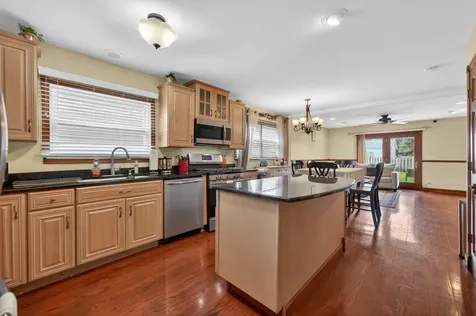 376 Canyon Trail Carol Stream IL 60188