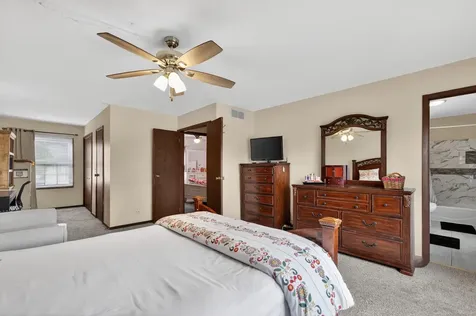 376 Canyon Trail Carol Stream IL 60188