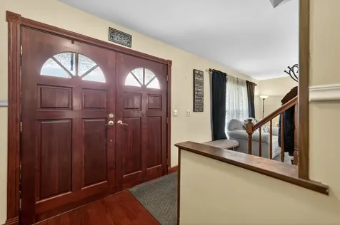 376 Canyon Trail Carol Stream IL 60188