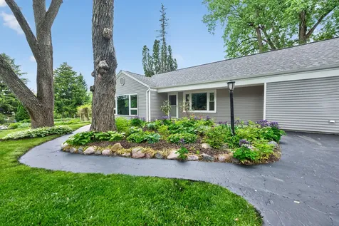 166 Mohawk Trail Algonquin IL 60102